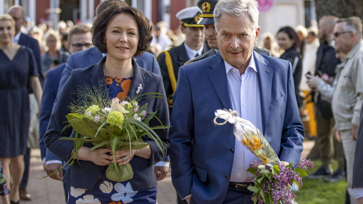 Presidentti­pari osallistuu tänään Ahvenan­maan itse­hallinnon 100-vuotis­juhliin – mukana myös Ruotsin kuninkaalliset