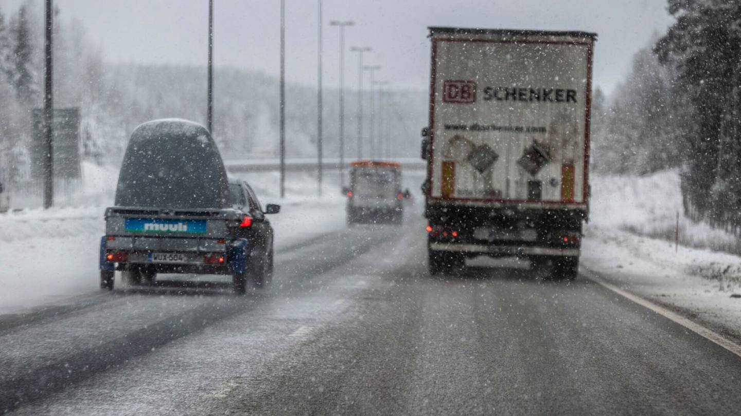Näin lumipyryrintama iskee Suomeen alku­viikosta – sateita luvassa ainakin keski­viikkoon asti