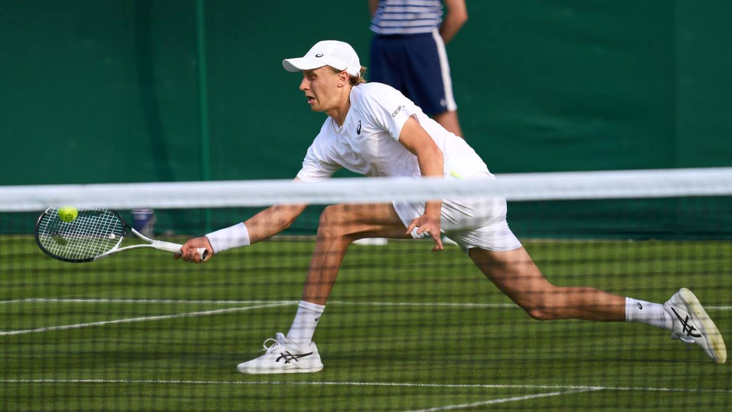 Urheilulive: Emil Ruusuvuori voitti ensimmäisen ottelunsa Wimbledonissa – pesisjoukkue rehellisenä: ”Keskityimme myös juhannukseen”