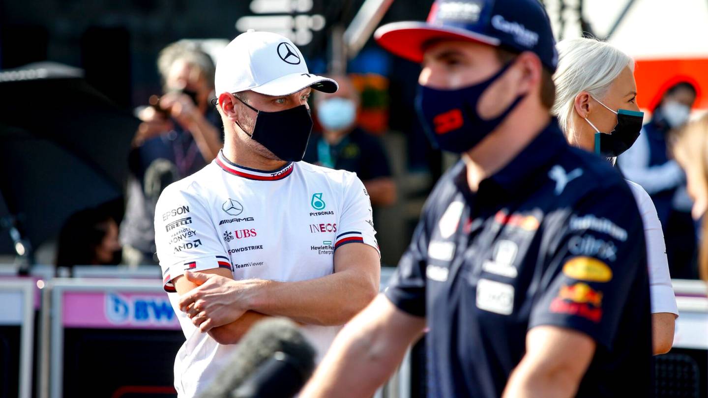 Toto Wolff ja Lewis Hamilton ruoskivat Valtteri Bottasta – Max Verstappen jyrähtää: ”Halpamaista”