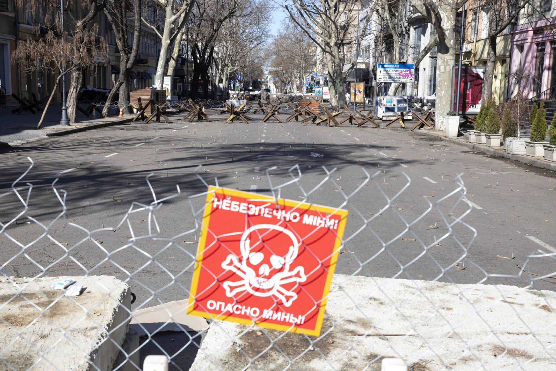 Odessassa varauduttiin sotaan rakentamalla erilaisia barrikadeja.