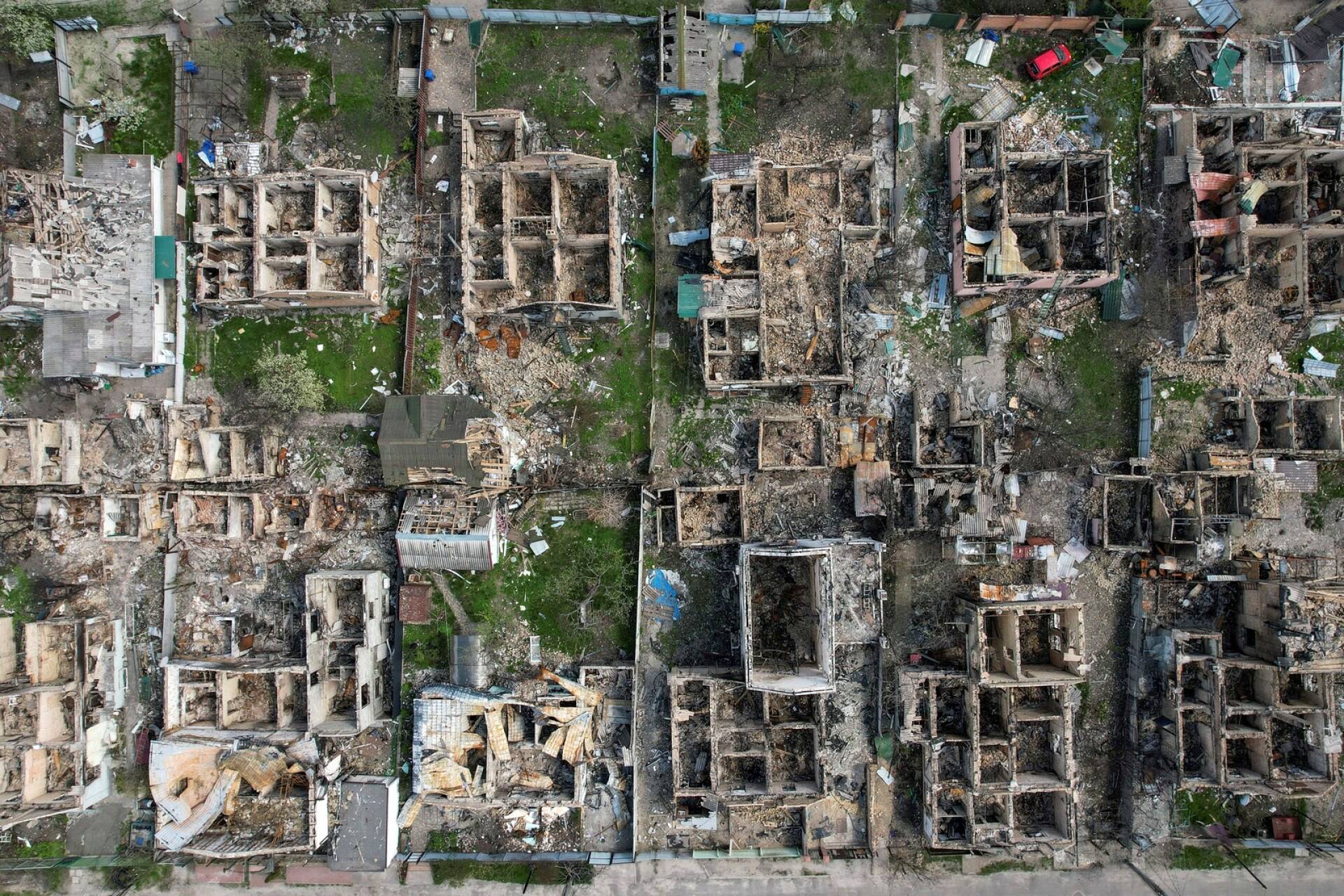 Venäläisten pommituksissa tuhoutuneita taloja Irpinissä. 