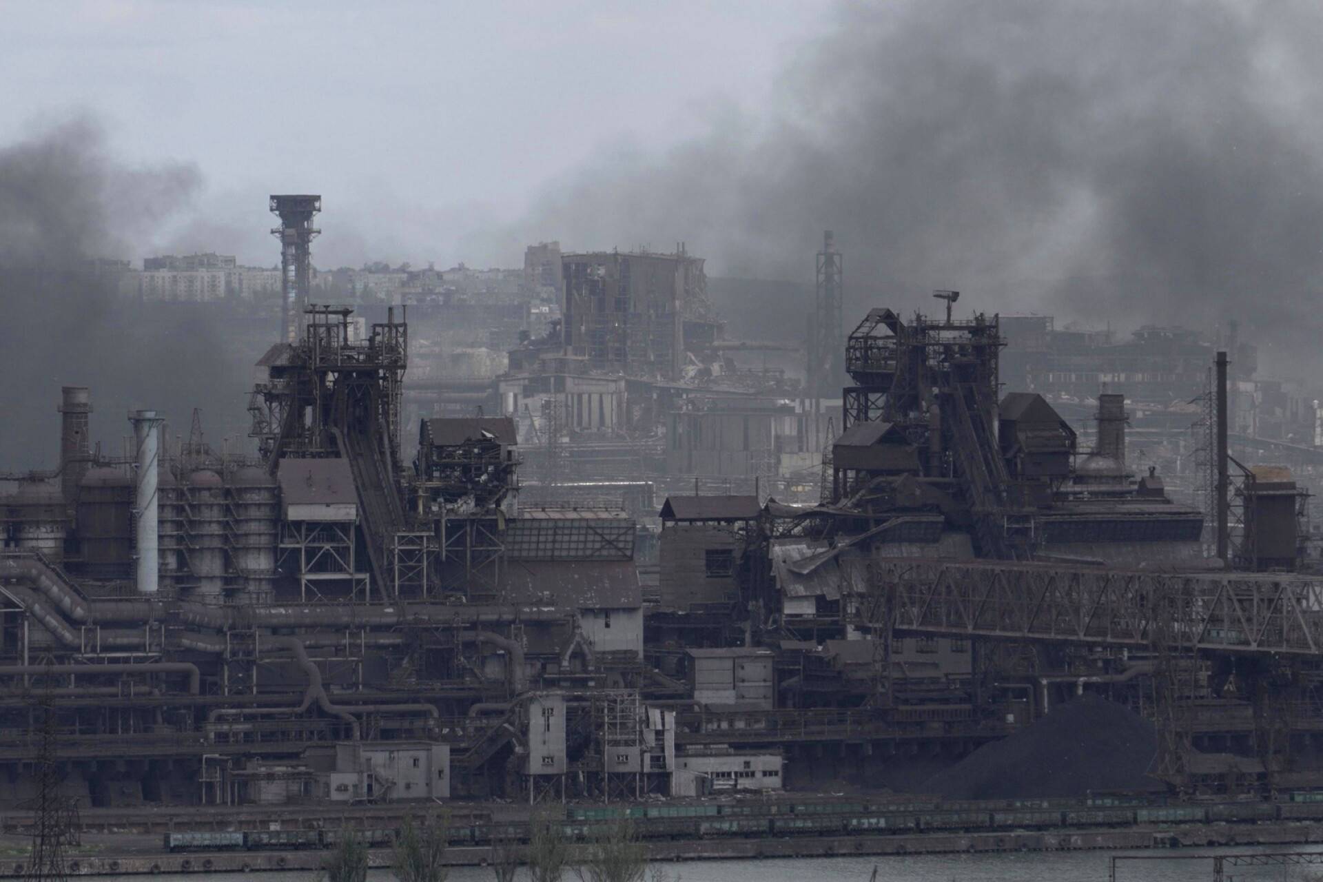 Azovstalin terästehdas on Venäjän hyökkäyksen kohteena Mariupolissa.
