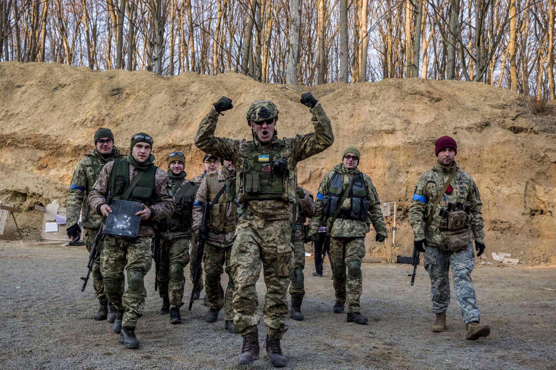 Ukrainalaissotilaita Vinnytsian lähettyvillä. 
