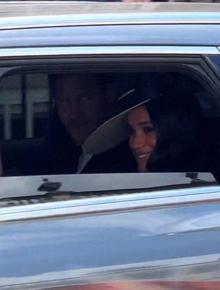 Prinssi Harry ja herttuatar Meghan kuvattiin eilen saapumassa Buckinghamiin.