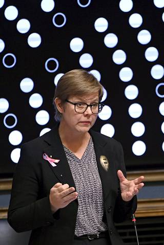 Ministeri Krista Mikkonen. 