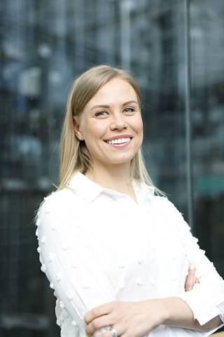 Noora Fagerström luotsaa Suplassa uutta Mentorin oppitunti -podcastia.