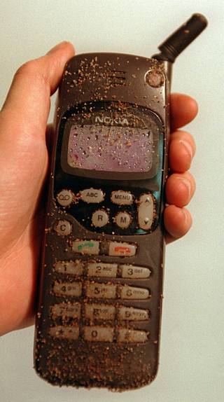Kännyköitä rikottiin jo gsm-aikoina.