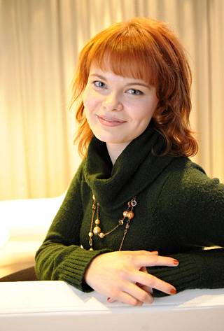 Erika Vikman esiintyi TV2:n kymmenosaisessa Parasta aikaa -draamasarjassa 2009.