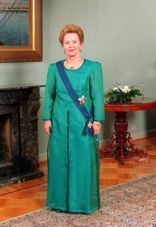 Eeva Ahtisaari itsenäisyyspäivänä 1997.