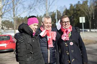 Kansanedustaja Maarit Feldt-Ranta, sdp:n puheenjohtaja Antti Rinne ja puoluesihteeri Anton Rönnholm halusivat keskustella kansalaisten kanssa.