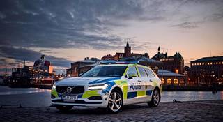 Volvo V90 sai poliisin testissä loppuarvosanaksi kiitettävän 9,2.