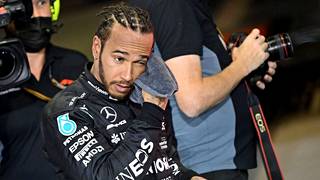 Lewis Hamilton oli silminnähden pettynyt F1-kauden päätösosakilpailun jälkeen.