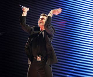 George Michael oli karismaattinen esiintyjä, joka osasi ottaa yleisönsä.