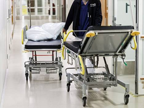 Omikronmuunnos aiheuttaa nykytiedon mukaan jopa 70 prosenttia vähemmän sairaalahoidon tarvetta kuin edeltävä deltavariantti.