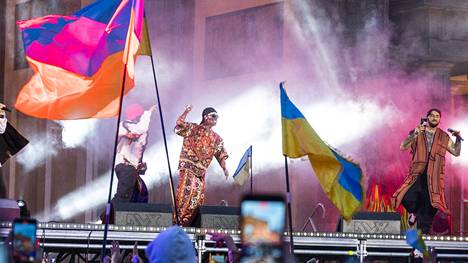 Euroviisut järjestetään perinteisesti edellisen vuoden voittajan kotimaassa. Ensi keväänä tilanne on kuitenkin toinen, sillä viisut järjestetään toiseksi sijoittuneessa Britanniassa Ukrainan sijaan.