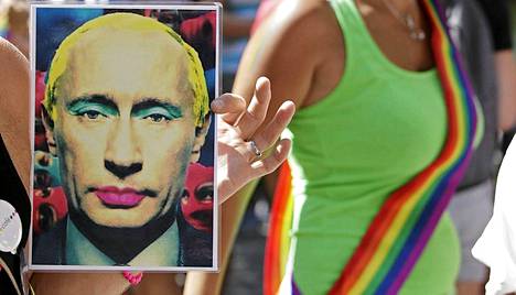 Putin oli näyttävästi esillä taannoisessa Prahan Gay Pride -tapahtumassa.