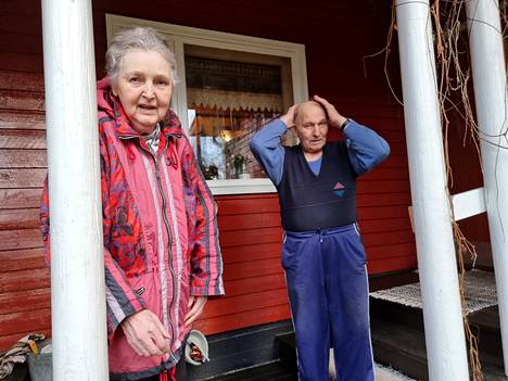 Hilkka, 83, ja Tuure, 86, ovat asuneet naapurustossa 63 vuotta.