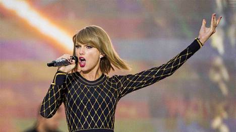 Yhdysvaltalainen artisti Taylor Swift poisti kaiken musiikkinsa Spotifysta maanantaina.