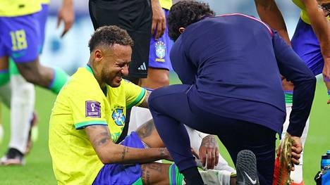 Neymar satutti nilkkansa.