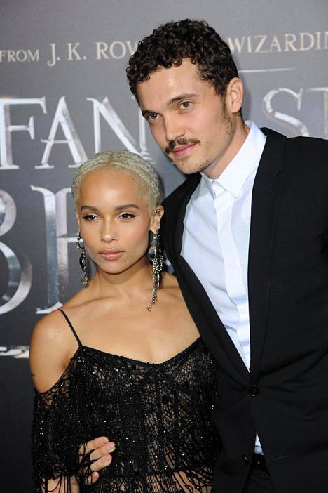 Zoe Kravitz Is Filing For Divorce Just 18 Months After Her Wedding Left Her Divorce Papers At Christmas Teller Report