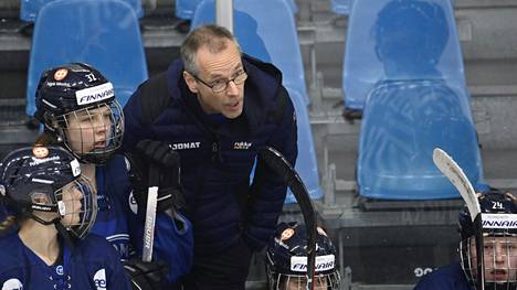 Suomen naisten jääkiekkomaajoukkue ei aio tarttua tilaisuuteen käyttää varapelaajia.