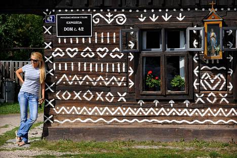 Čičmanyn taloja on koristeltu omaperäisesti.
