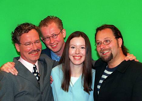 MTV3:n meteorologit Visa Salojärvi, Pekka Pouta, Mette Mannonen ja Petri Takala vuonna 2000.