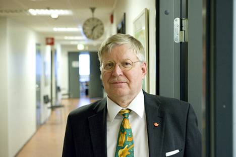 Valtio-opin emeritusprofessori Heikki Paloheimo