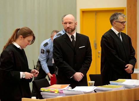 Breivik oikeudessa.