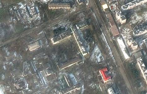 Satelliittikuva mariupolilaisesta sairaalasta Venäjän maaliskuisen iskun jälkeen.
