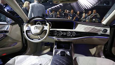 Mercedes-Maybach perustuu nyt S-sarjaan ja on sitä myöten ”ässän” hyperluksusversio.
