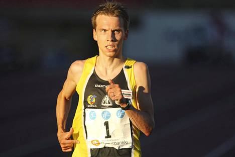 Jussi Utriainen on moninkertainen SM-mitalisti. Puolimaratonin hän on parhaimmillaan juossut aikaan 1.02.42, mutta tuota aikaa ei lasketa Suomen ennätykseksi. Kuva vuodelta 2008.