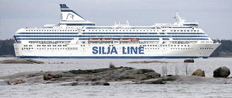 Silja Symphony liikennöi Helsingin ja Tukholman välillä.