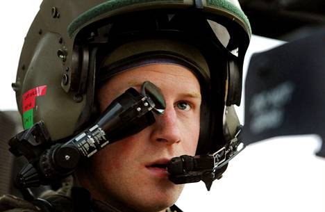 Harry toimi Afganistanissa Apache-taisteluhelikopterin lentäjänä. 