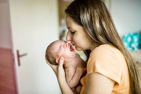 Elina Botha on tutkinut rauhoittelumenetelmän vaikuttavuutta vuonna 2020 julkaistussa väitöskirjassaan. Väitöskirjan mukaan lähes kaikki rauhoittelumenetelmää käyttäneet äidit kokivat sen hyödyllisenä. Kuvituskuva.