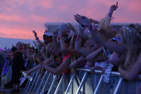 Weekend Festivalilla on kohujen täyttämä historia: näin järjestäjä Hardi  Loog kommentoi festarin vuosittaisia ongelmia - Viihde - Ilta-Sanomat