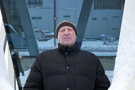 Aleksander Barkov senior valmentaa Viron nuorten maajoukkuetta.