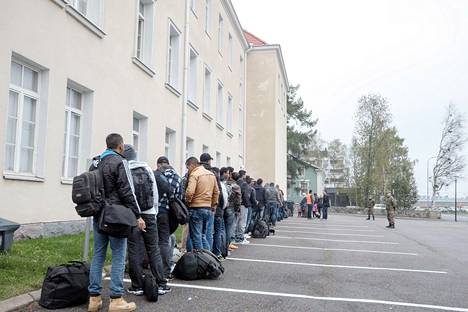 Maahanmuuttoviraston mukaan Suomeen on tullut tänä vuonna yli 30000 turvapaikanhakijaa. Kuva otettu Tornion järjestelykeskuksen luota syyskuussa.