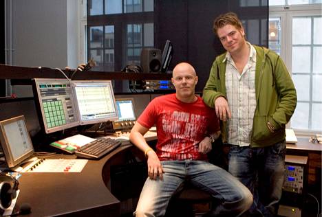 Linnanahde nousi kansan suosioon vuonna 2005 alkaneen Radio Cityn aamuohjelman myötä. Sitä hän juonsi yhdessä Jussi Heikelän kanssa.