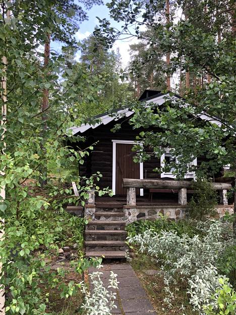 Tarjan mökkisauna on täysin musta – 8 suomalaista esittelee tunnelmalliset  saunansa - Asuminen - Ilta-Sanomat