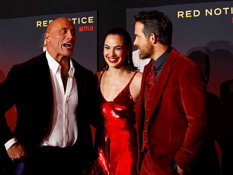 Red Noticen tähdillä oli hauskaa elokuvan ensi-illassa Los Angelesissa 3. marraskuuta.