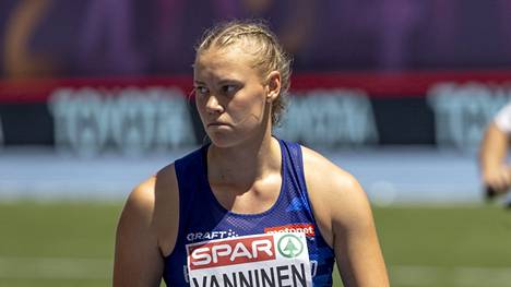 Saga Vanninen joutui jättämään EM-kisojen seitsenottelujen kesken selkävaivojen vuoksi.