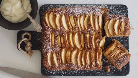 Siken omenakakku hipoo täydellisyyttä! Vinkki, joka parantaa lähes kaikkien  leipomusten makua - Ajankohtaista - Ilta-Sanomat