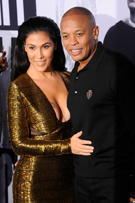 Dr. Dre käy parhaillaan läpi eroa Nicole-vaimostaan. Lehtitietojen mukaan Dr. Drellä ei ollut Nicolen kanssa avioehtoa.