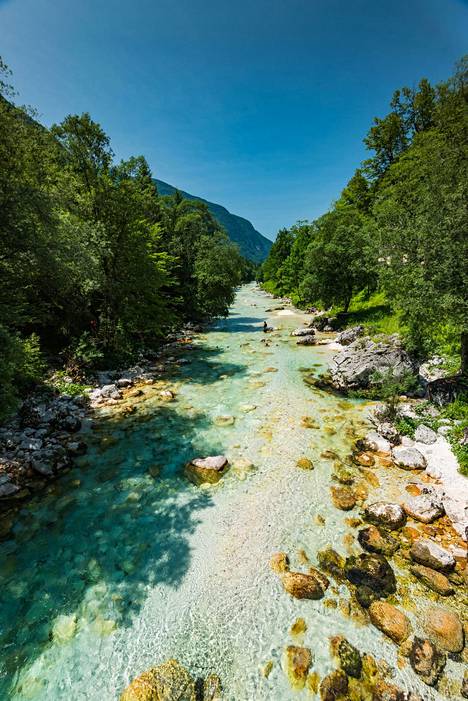 Soča-joki virtaa osittain Sloveniassa.