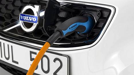 Kuvassa Volvon vuonna 2013 esittelemä täyssähköinen C30 Electric. Kyseisen mallin esittelyajankohtana sähköautot olivat Ruotsissakin todella harvinaisia, mutta sittemmin tilanne on kääntynyt osin jopa suurestikin.