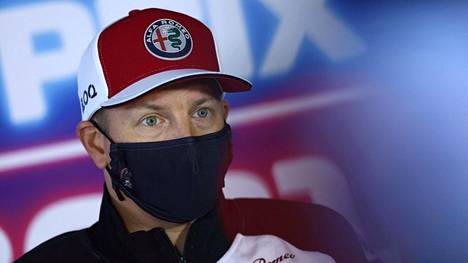 Kimi Räikkönen kuvattuna perjantaina, päivää ennen kuin hänen ilmoitettiin antaneen positiivisen koronavirusnäytteen.