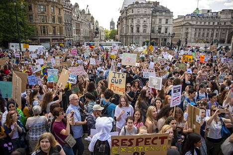 Viime vuoden kevään protestit Lontoossa keräsivät paikalle tuhansia mielenosoittajia.