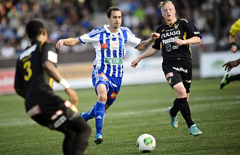 Mattila (kesk.) nähtiin edellisen kerran Veikkausliigassa kesällä 2013 kasvattajaseuransa HJK:n paidassa.
